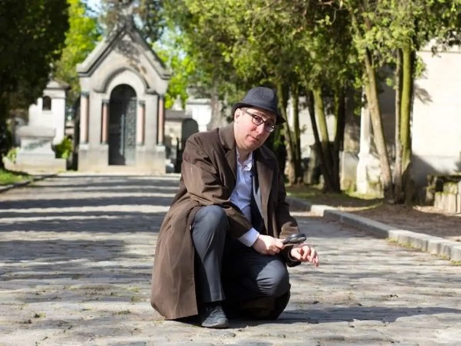 Investigation at Père Lachaise cemetery