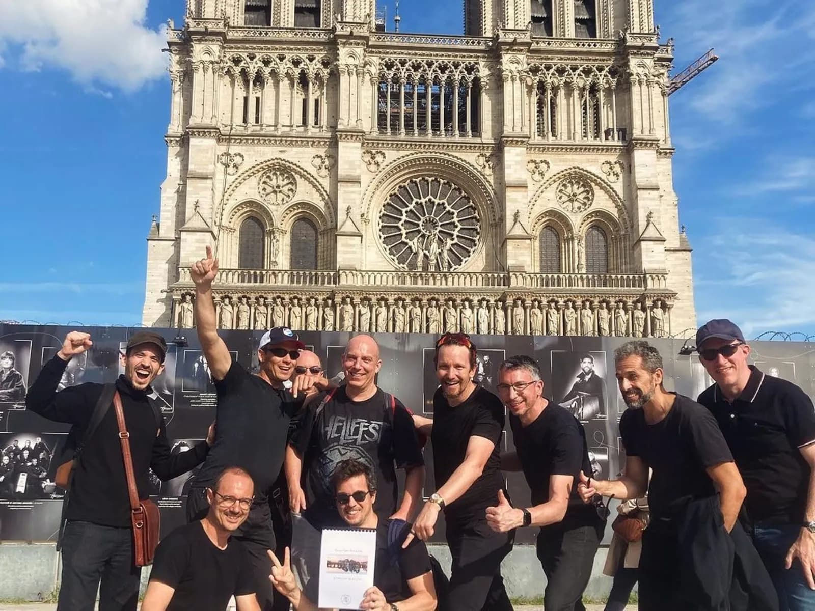 Team solving riddles during an outdoor escape game on Île de la Cité