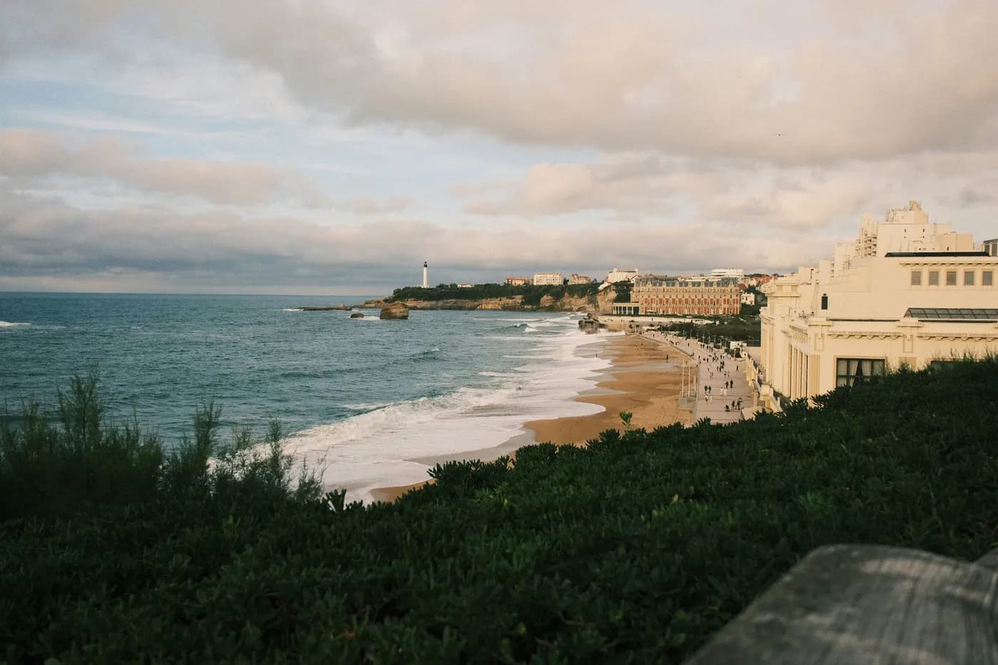 Surf lesson in Biarritz