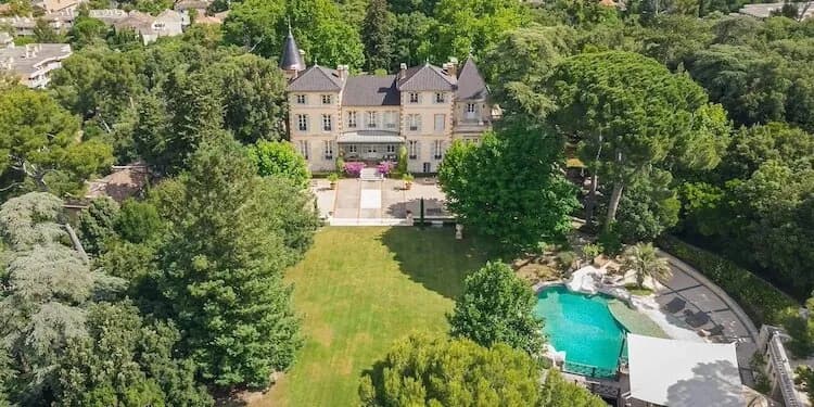 Vue extérieure de Bastide des Cèdres, Provence, domaine privatif pour groupes dans son écrin de verdure, Bouches-du-Rhône, Provence