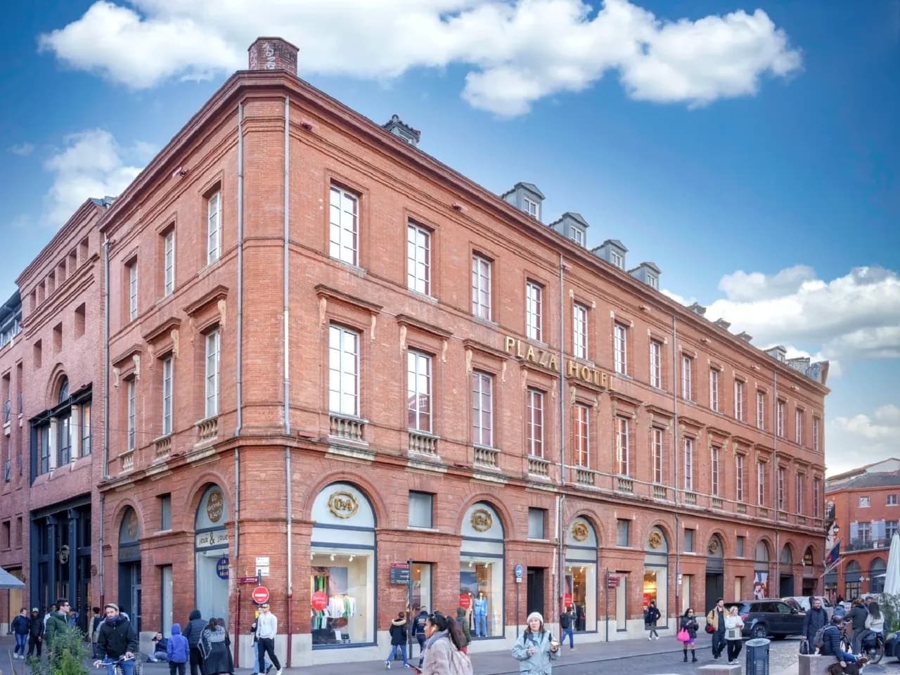 Exterior facade of the Plaza Hôtel Capitole on the historic place du Capitole in Toulouse, France