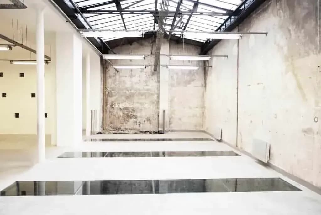 Industrial warehouse with skylight in Paris 3e