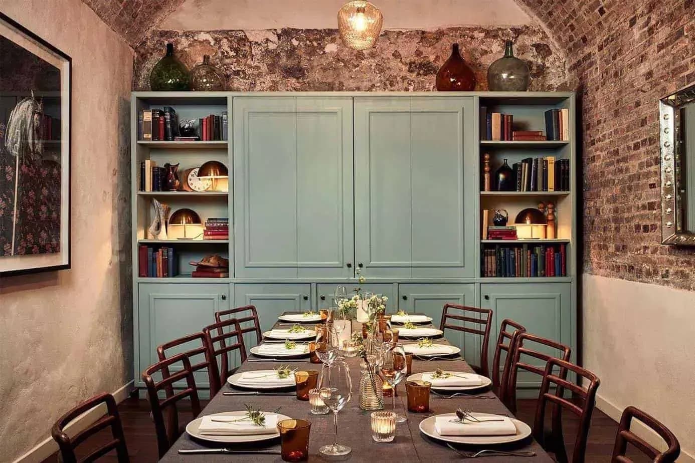 Vaulted Room, Rue du Sentier, unconventional event venue for corporate events in Paris 9e, up to 12 guests