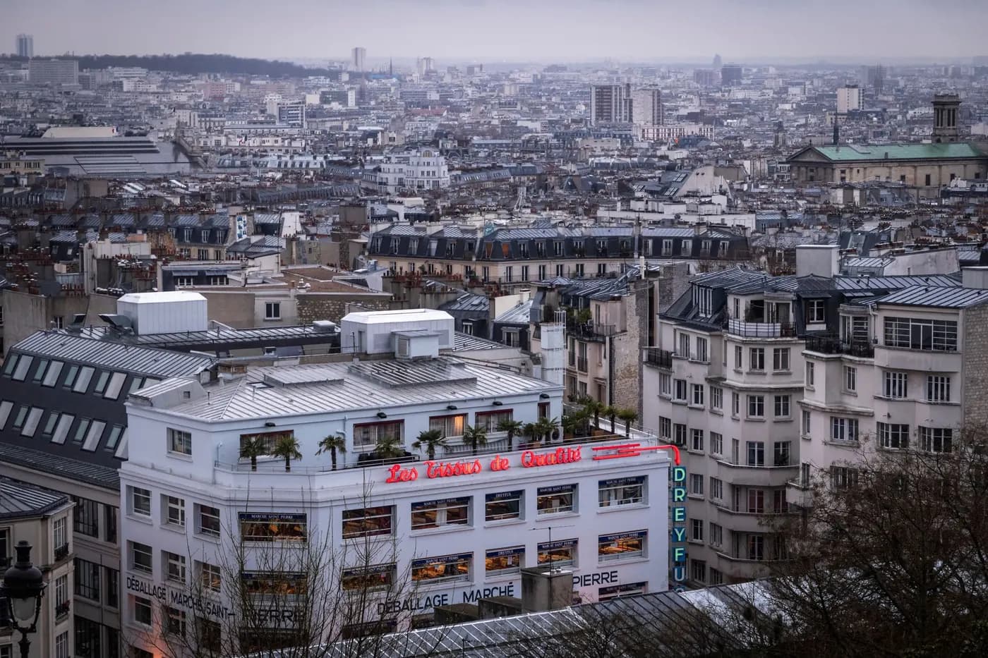 Séance de couture sur mesure à Paris
