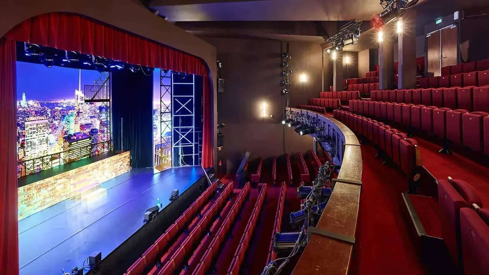 Auditorium, Square Rapp, unconventional event venue for corporate events in Paris 7e, up to 300 guests