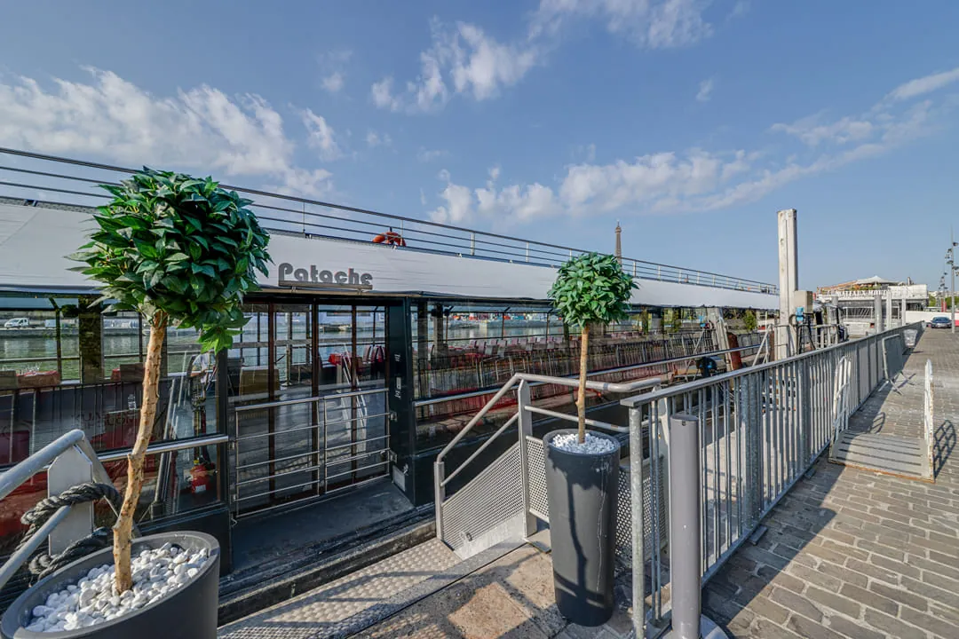 Bateaux-Mouches La Patache, group dining and private event venue in Paris 8e, Paris – reception setup