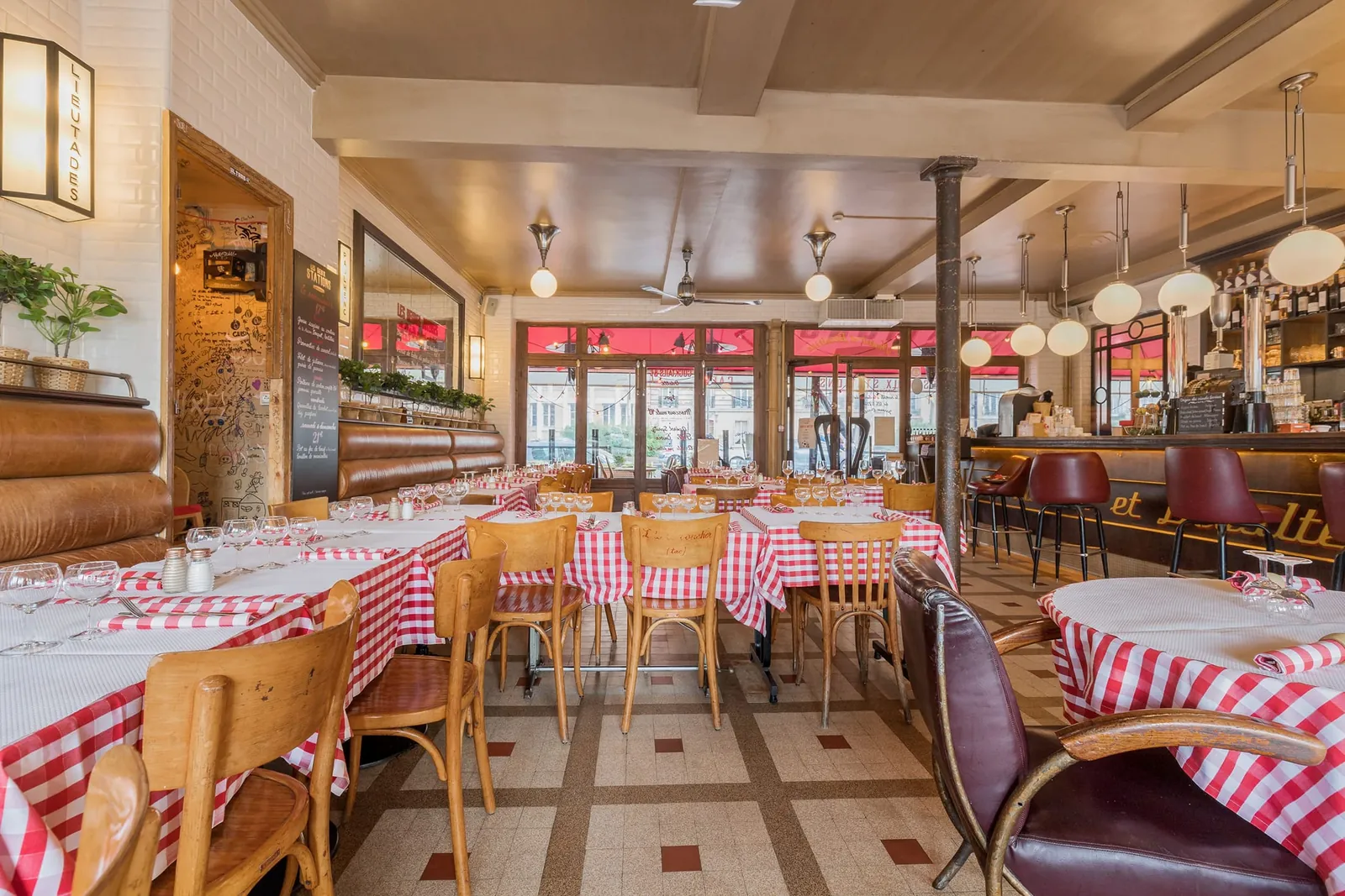 Les Deux Stations, restaurant pour dîners d'entreprise et événements privés – Paris 16e, Paris