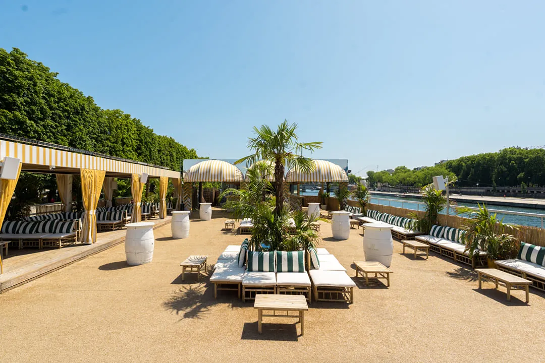 Rooftop Mademoiselle Mouche, restaurant pour dîners d'entreprise et événements privés – Paris 8e, Paris – configuration réception