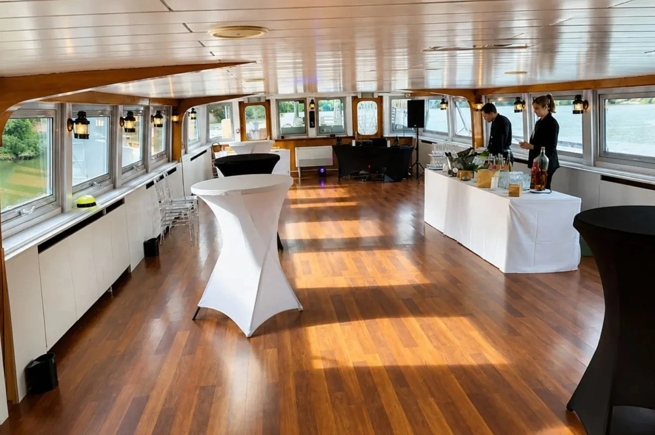Bateau Le Rêve sur Seine : lieu de réception et de séminaire à Paris 16