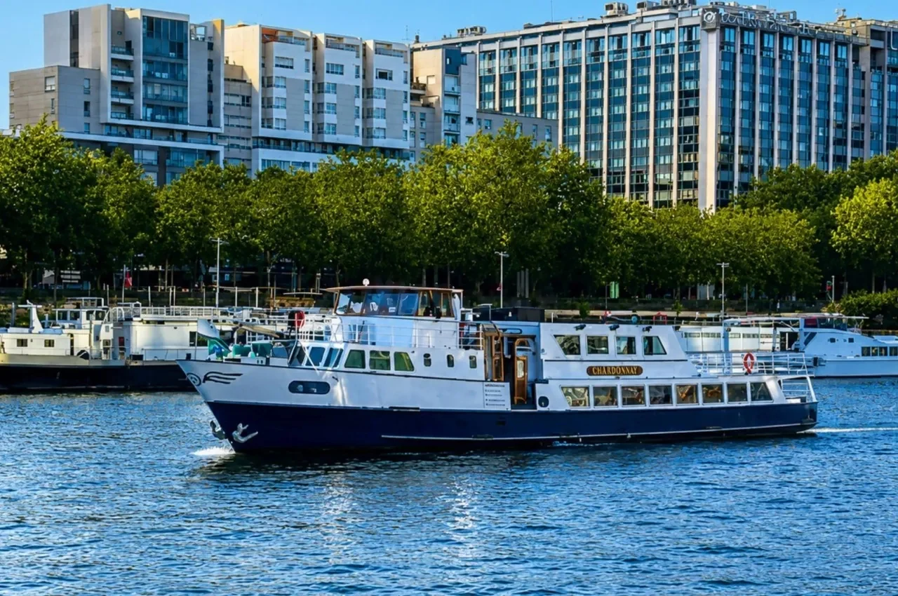 Bateau Le Rêve sur Seine : lieu de réception et de séminaire à Paris 16