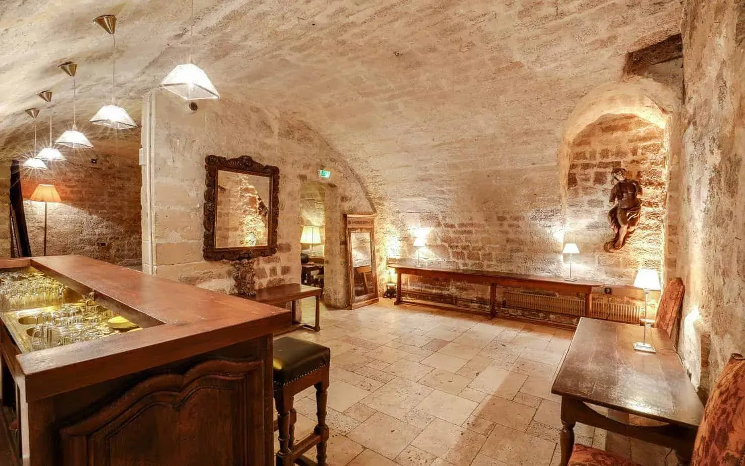 Benedictine Vaulted Hall, Saint-Germain: interior and atmosphere, Paris 6e