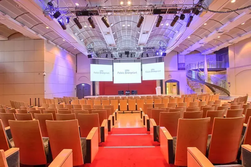 Auditorium at the Bourse: interior and atmosphere, Paris 2e