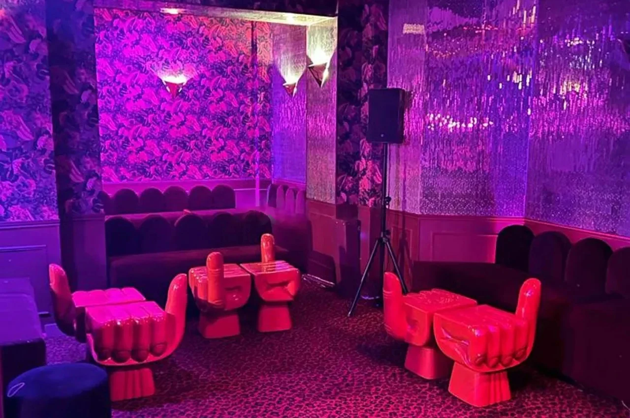 Cha-Cha Club: interior and atmosphere, Paris 1er