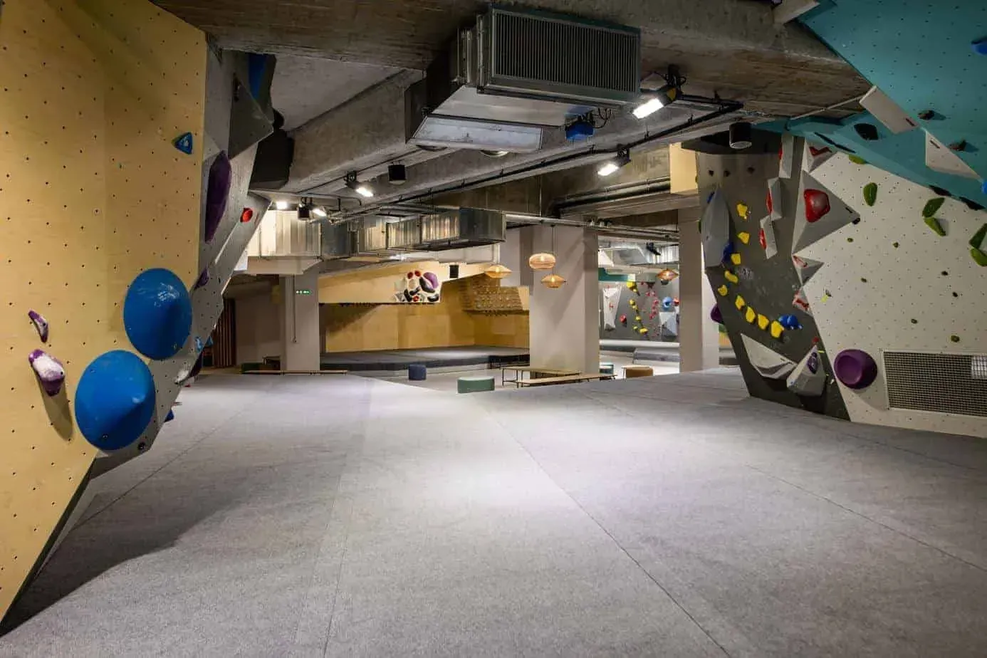 Climbing Venue, Porte d'Italie: interior and atmosphere, Paris 13e