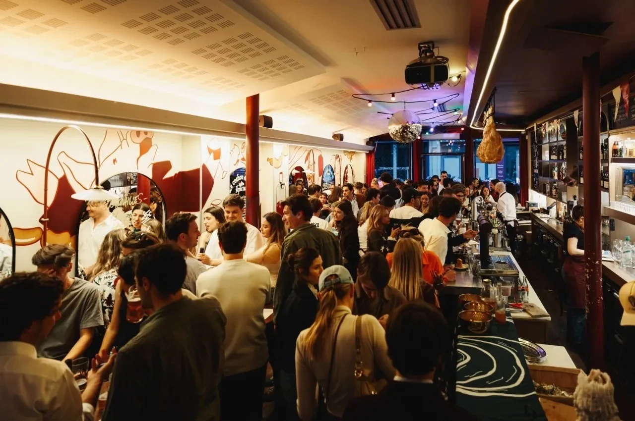 Club Cochon l'Auberge, characterful event venue for corporate events in Paris 9e, up to 36 guests
