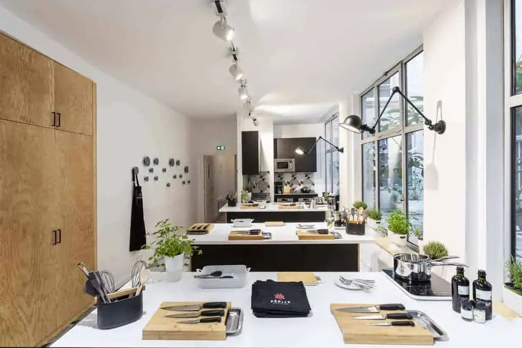 Culinary Workshop, Rue de l'Hirondelle: interior and atmosphere, Paris 6e