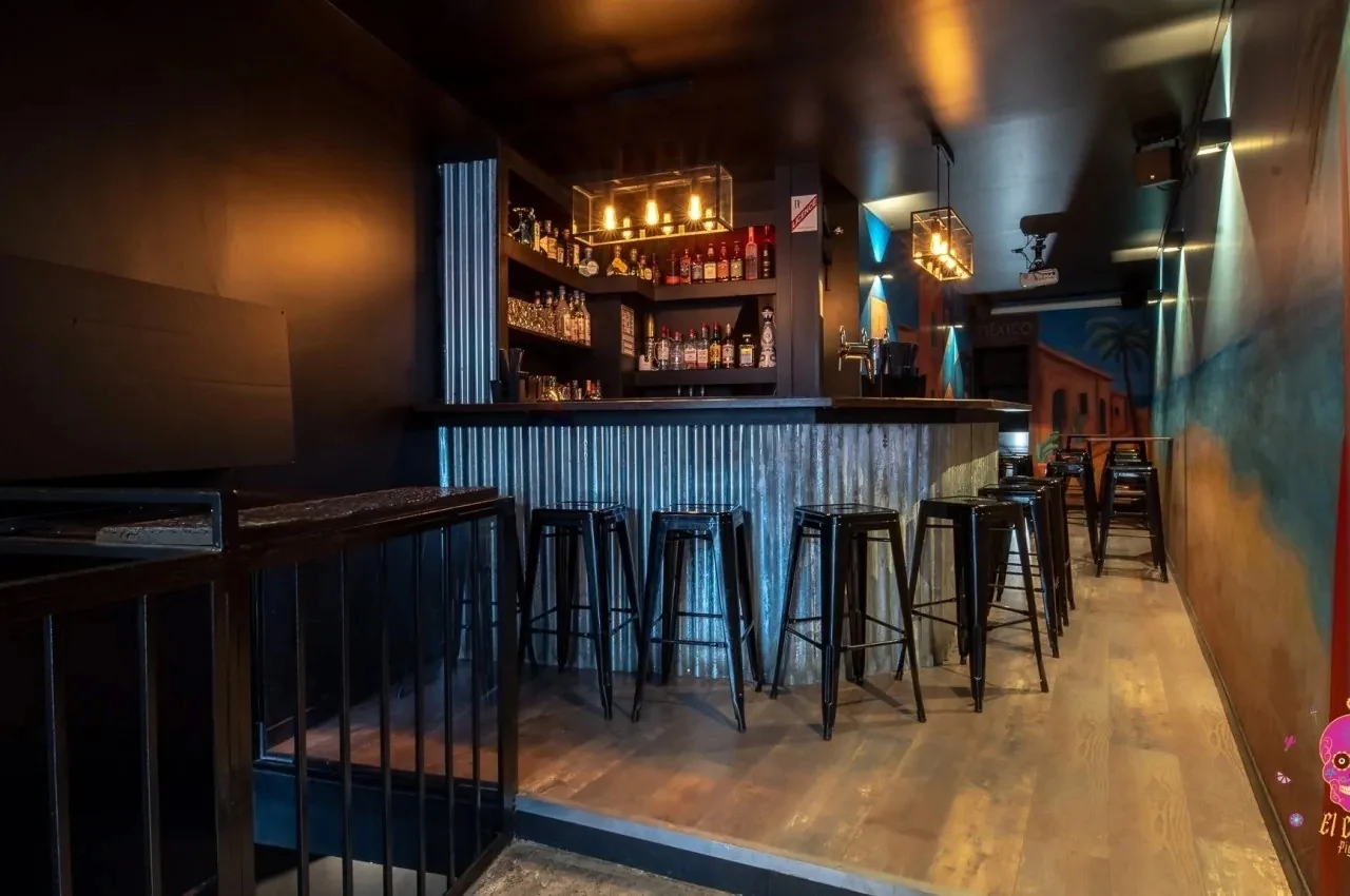 El Cartel Pigalle: interior and atmosphere, Paris 18e