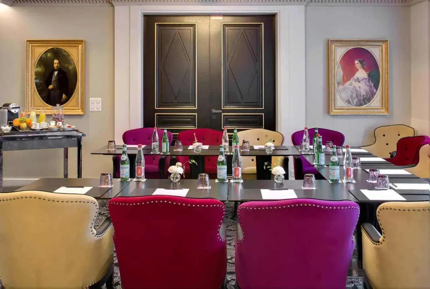 Haussmann Salon, Boulevard Haussmann, main room view
