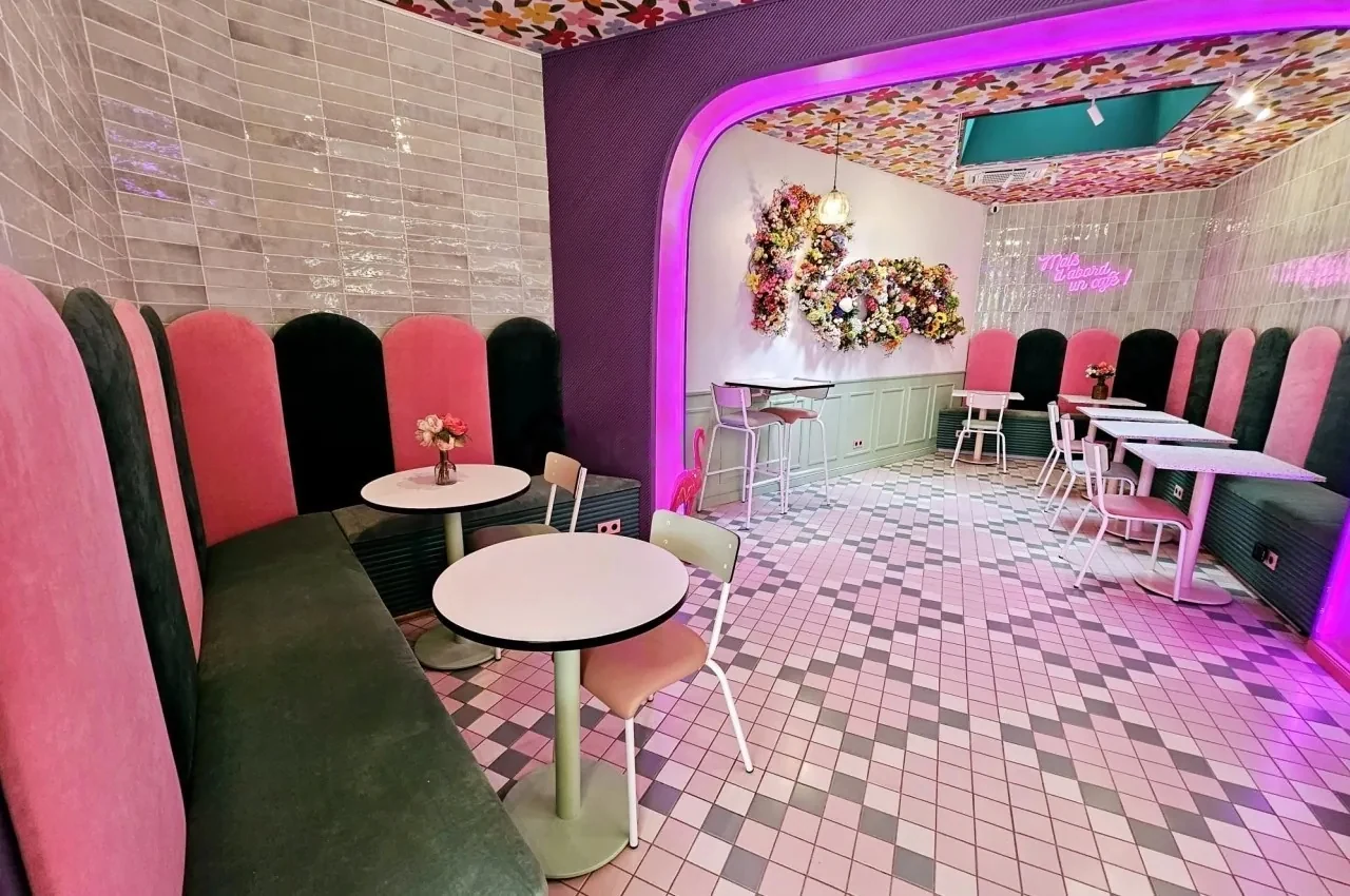 Hôtel la Petite Rosa: interior and atmosphere, Paris 12e