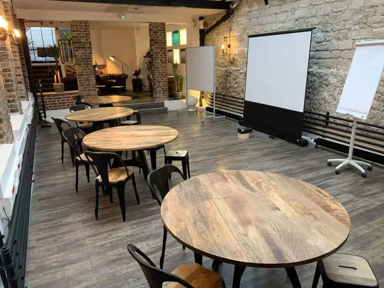 Industrial Loft, Rue de Vézelay: interior and atmosphere, Paris 8e