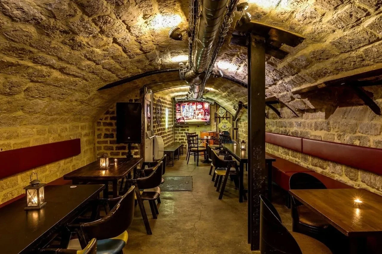 L'Apéro, characterful event venue for corporate events in Paris 6e, up to 35 guests