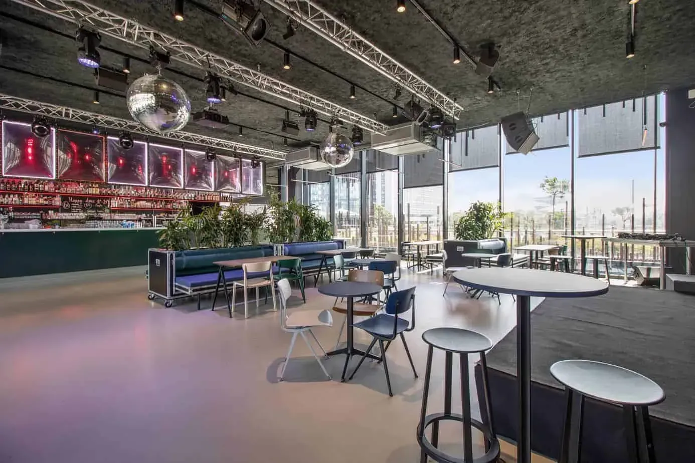 Modern Urban Hall with Terrace, La Défense, main room view