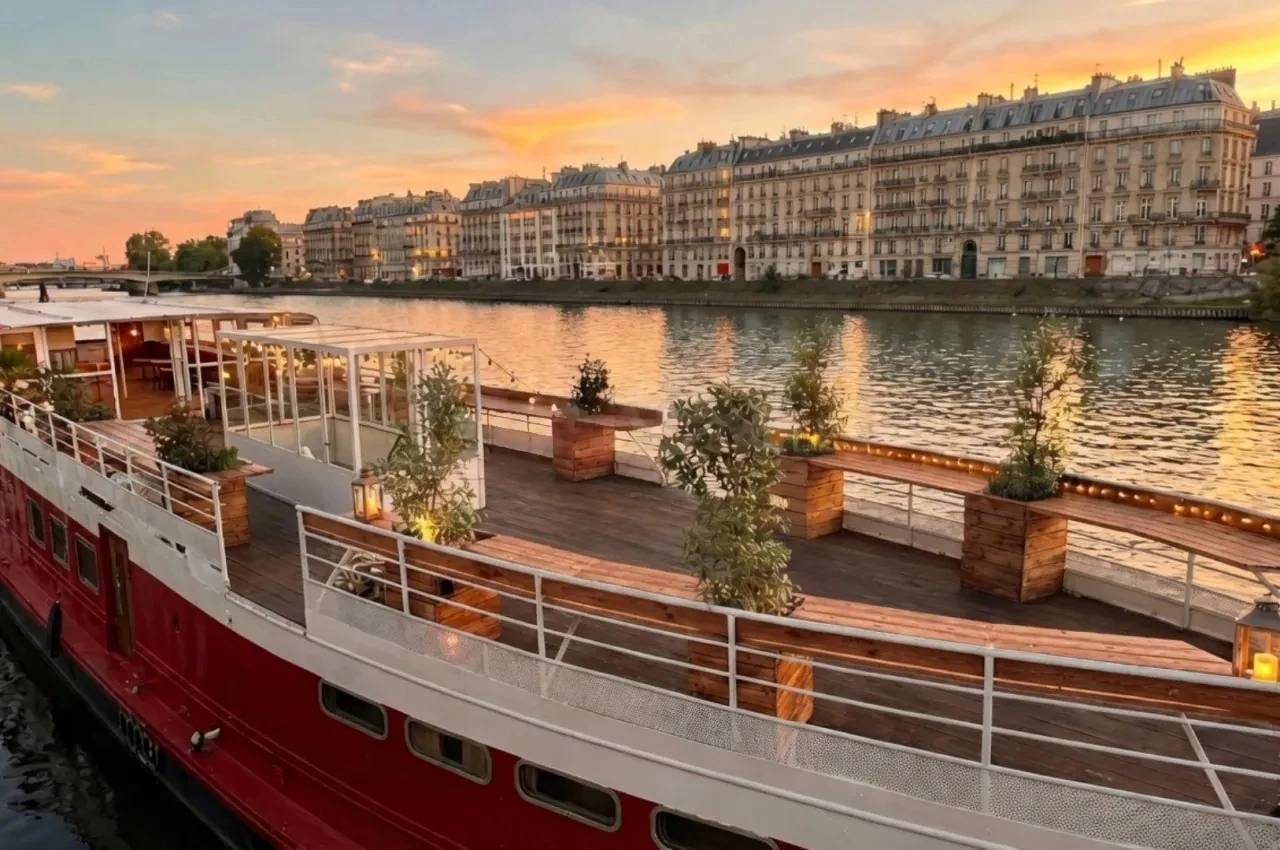 La Péniche Croisière de Bercy, lieu événementiel sur l'eau pour événements d'entreprise à Paris 12, jusqu'à 190 invités