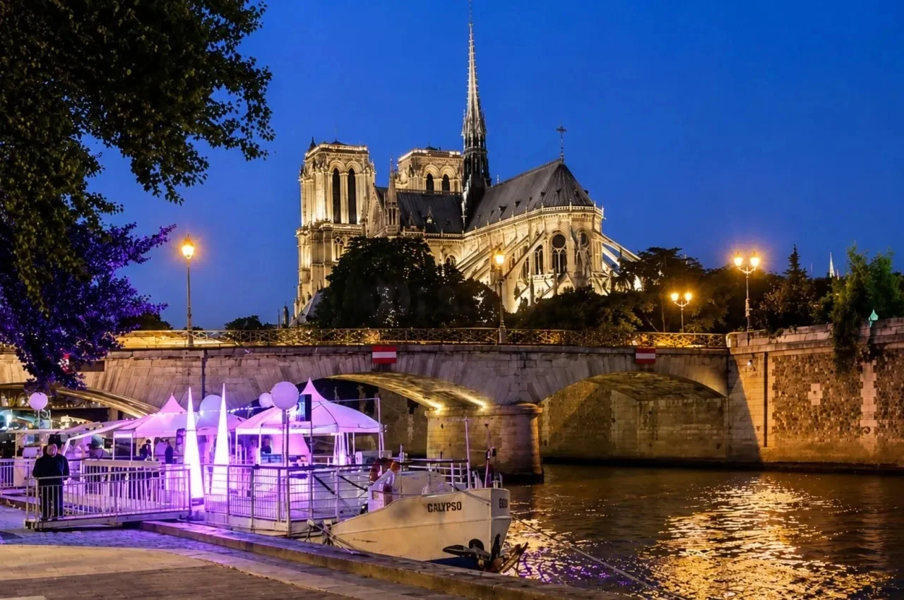 La Péniche Notre Dame de Paris : lieu de réception et de séminaire à Paris 5