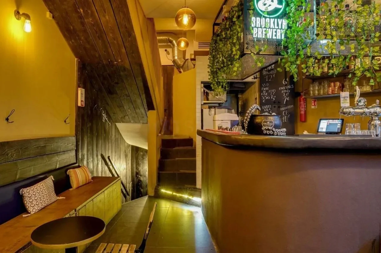 Le Five: interior and atmosphere, Paris 6e