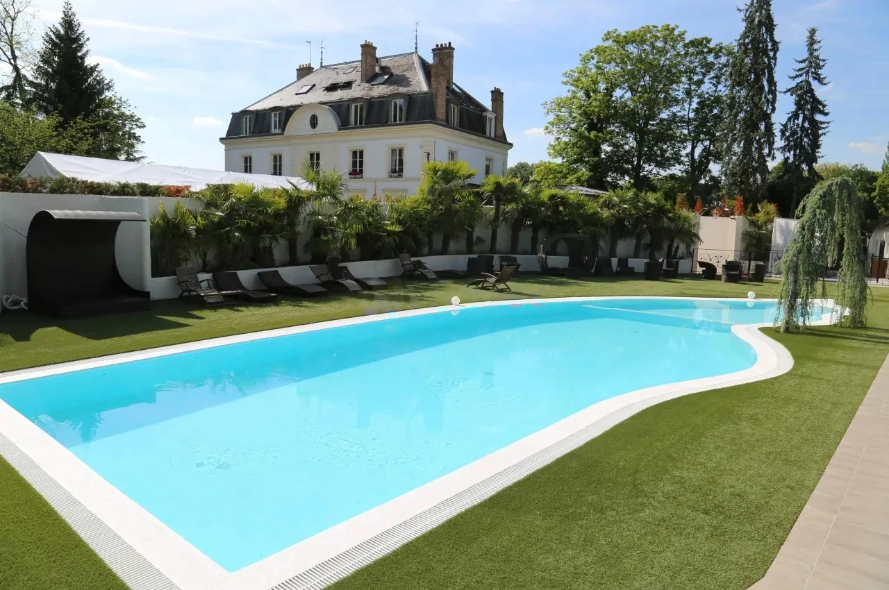 Le Yacht Club du Coudray-Montceaux, riverside event venue for corporate events in Le Coudray-Montceaux, Paris area, up to 420 guests