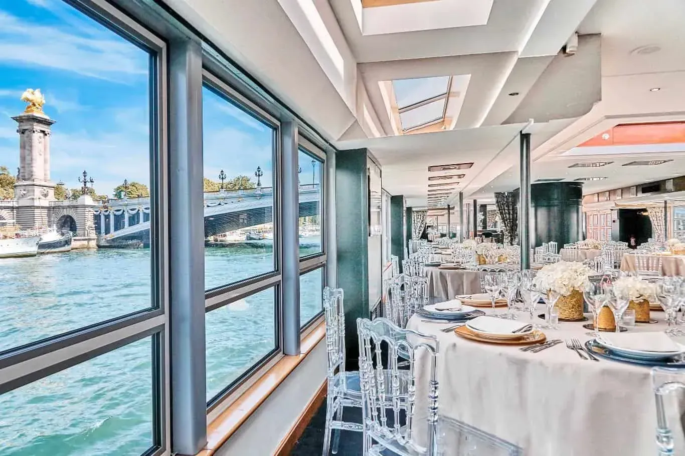 Bateau de croisière, quai Henri-IV, Paris 4e: interior and atmosphere, Paris 4e