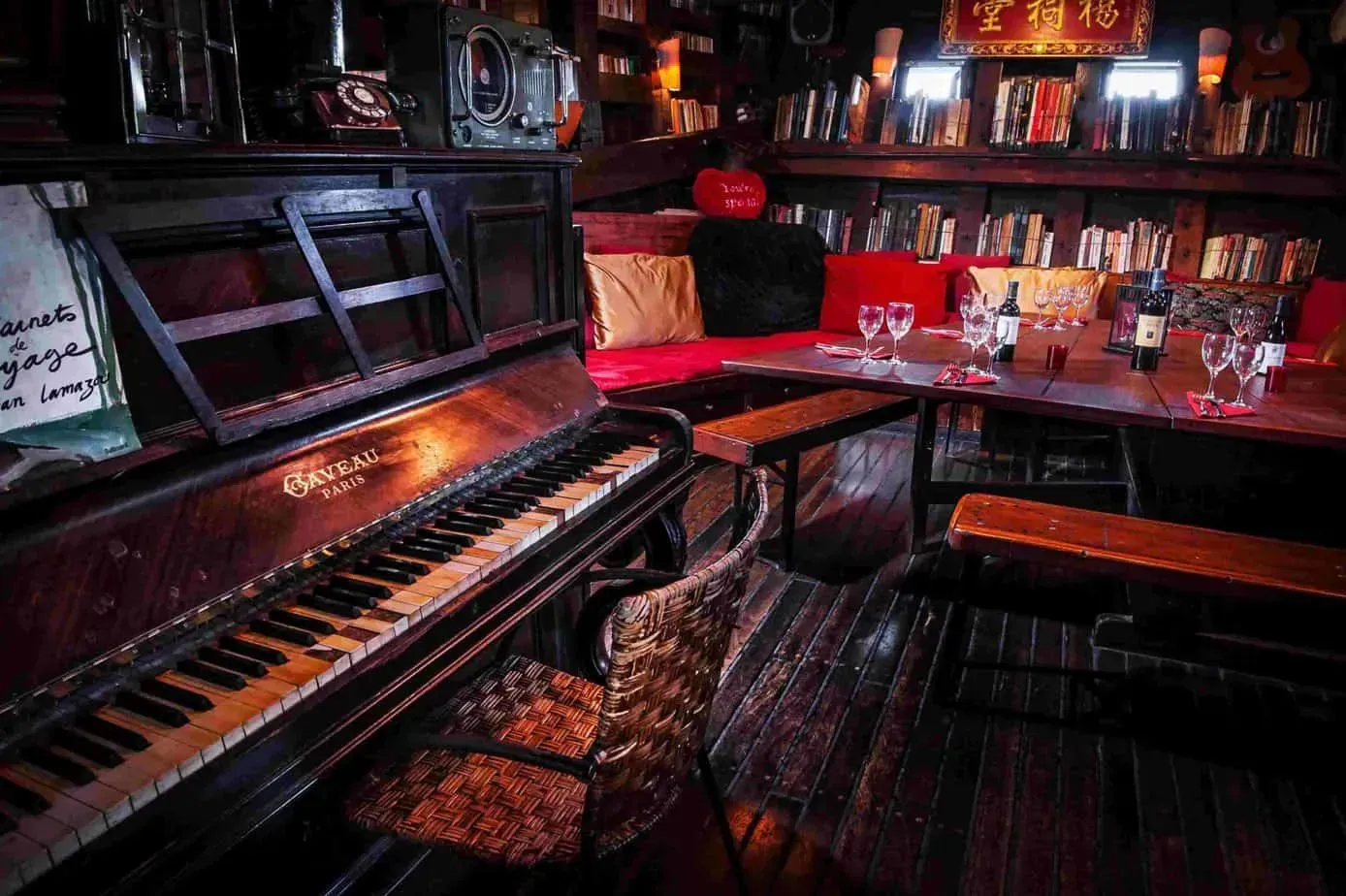 Nautical Library Barge, Paris 13e: interior and atmosphere, Paris 13e