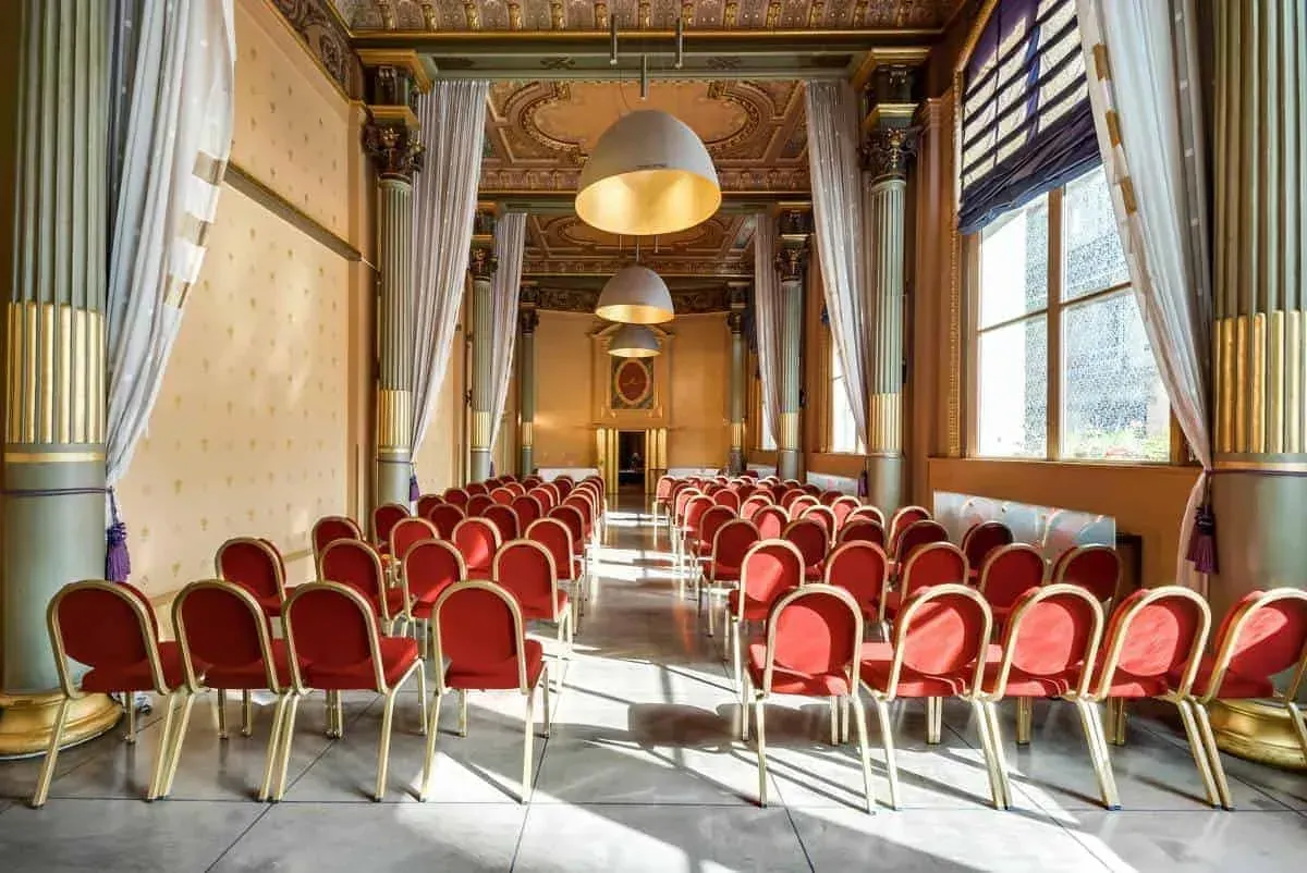 Neoclassical Gala Hall, Rue de l'Échelle, main room view