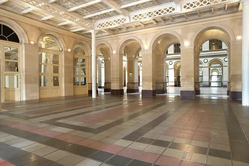 Neoclassical Hall at the Bourse: reception and seminar venue in Paris 2e