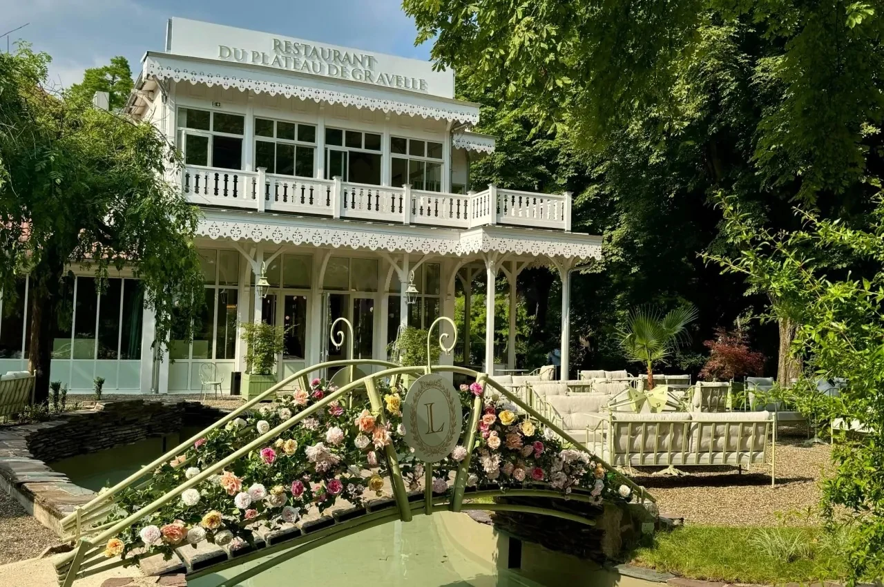 Pavillon Gravelle: interior and atmosphere, Paris 12