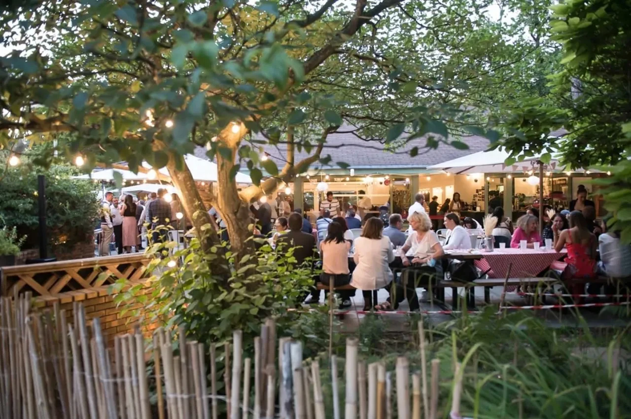 Restaurant le Bosquet: interior and atmosphere, Paris 12e