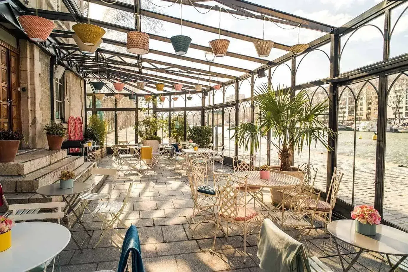 Riverside Pavilion, Quai de la Loire, lieu événementiel sur l'eau pour événements d'entreprise à Paris 19e, jusqu'à 50 invités