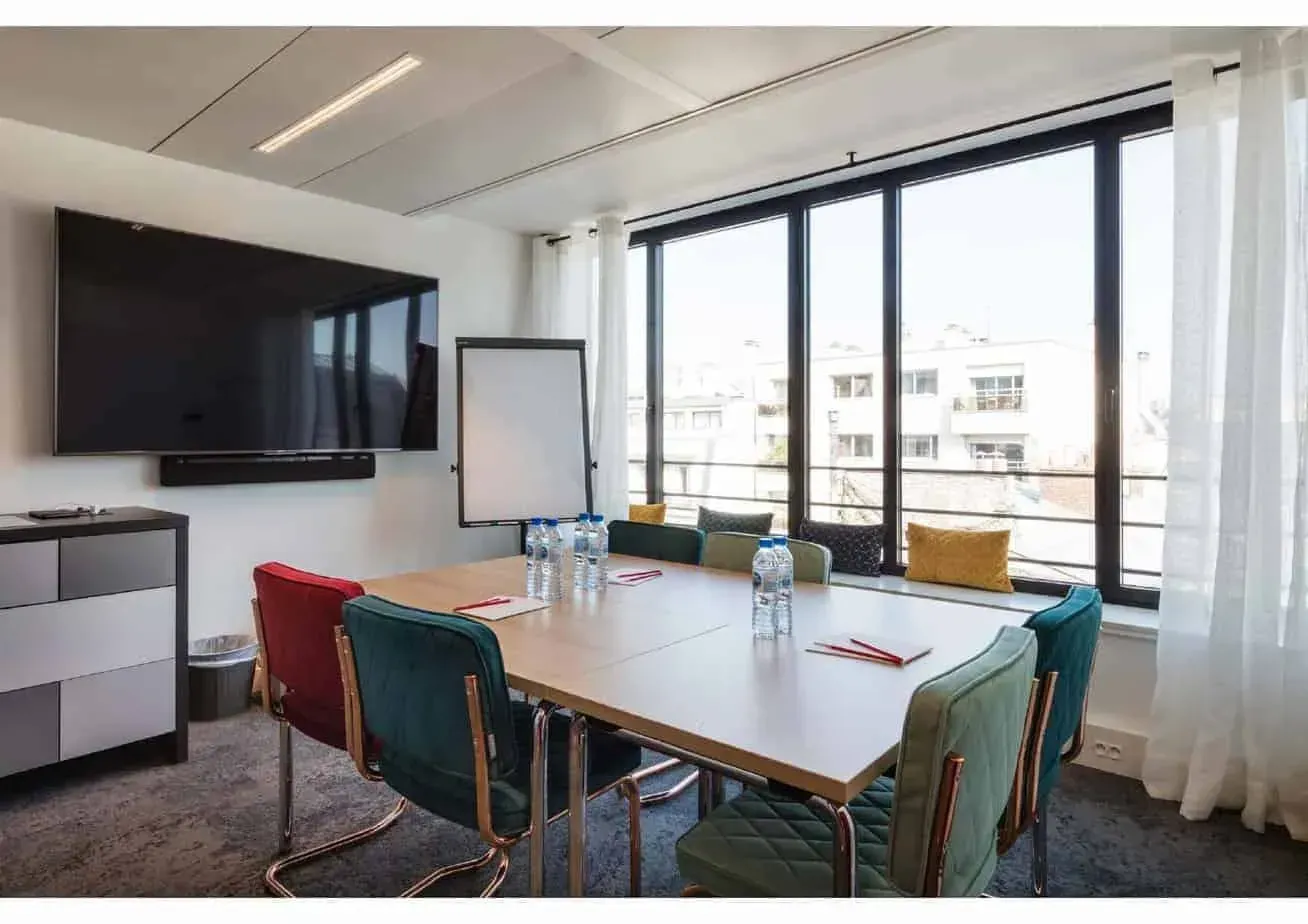 Rooftop haussmannien rue de l'Amiral-Hamelin: reception and seminar venue in Paris 16e
