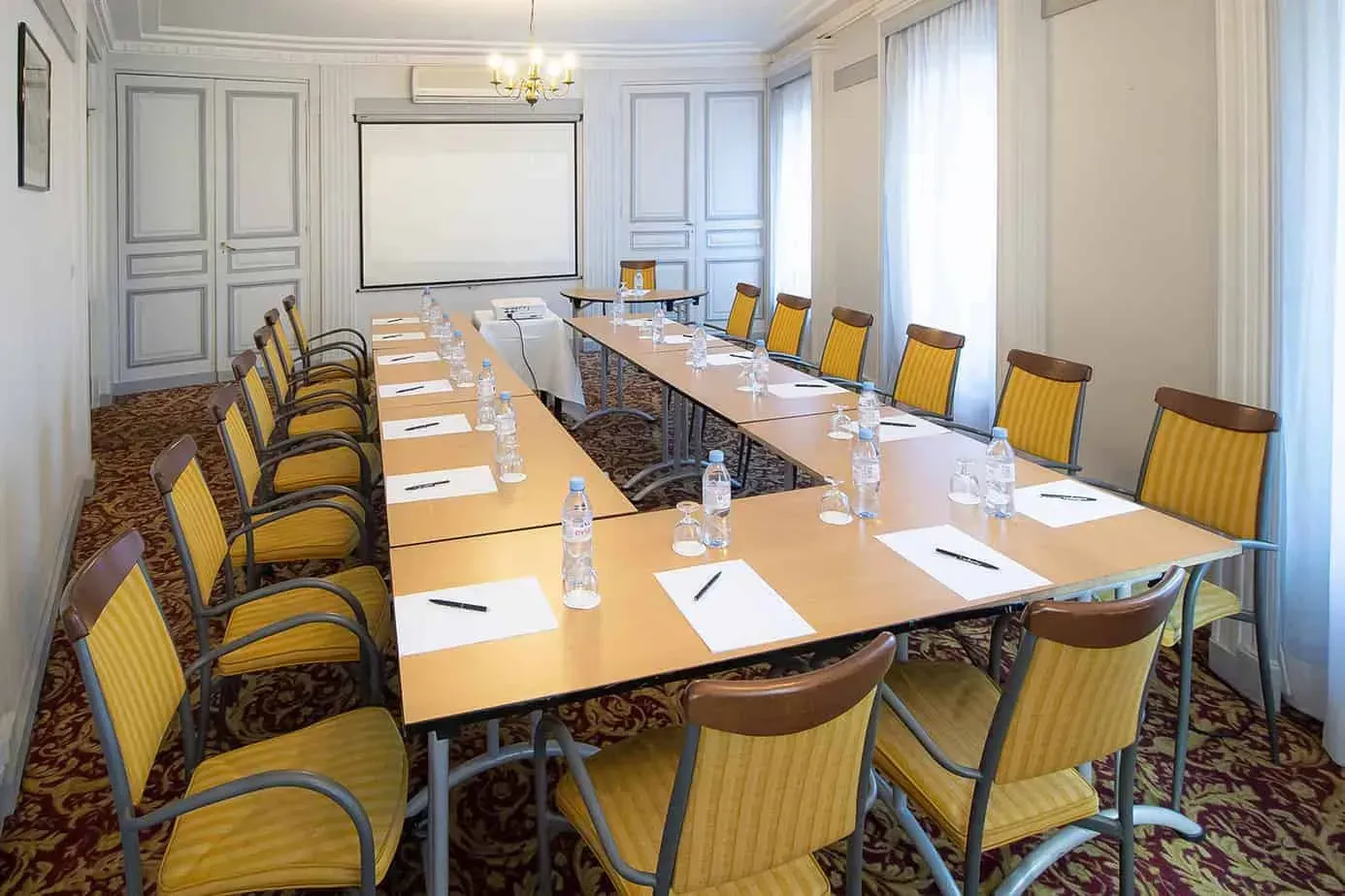 Salle de réunion dans un immeuble du XIXe siècle, Paris 1er : lieu de réception et de séminaire à Paris 1er