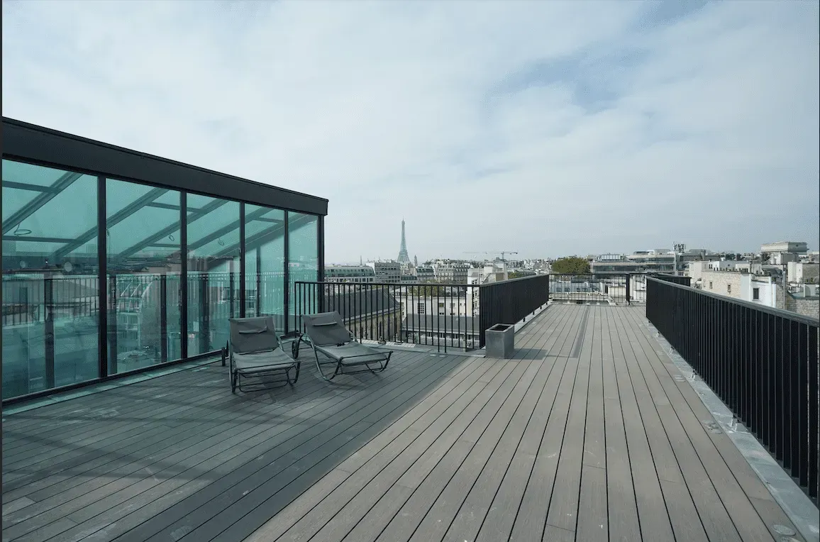 Spiral Staircase Loft with Eiffel Tower Views: reception and seminar venue in Paris 8e