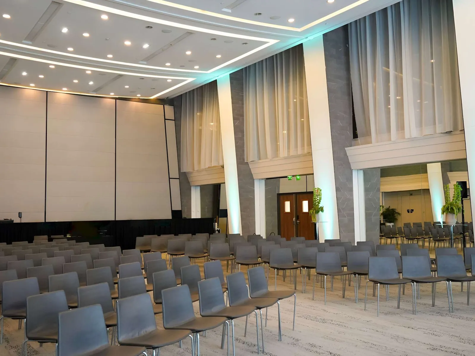 Auditorium contemporain, avenue de Suffren, Paris 15e : intérieur et ambiance, Paris 15e