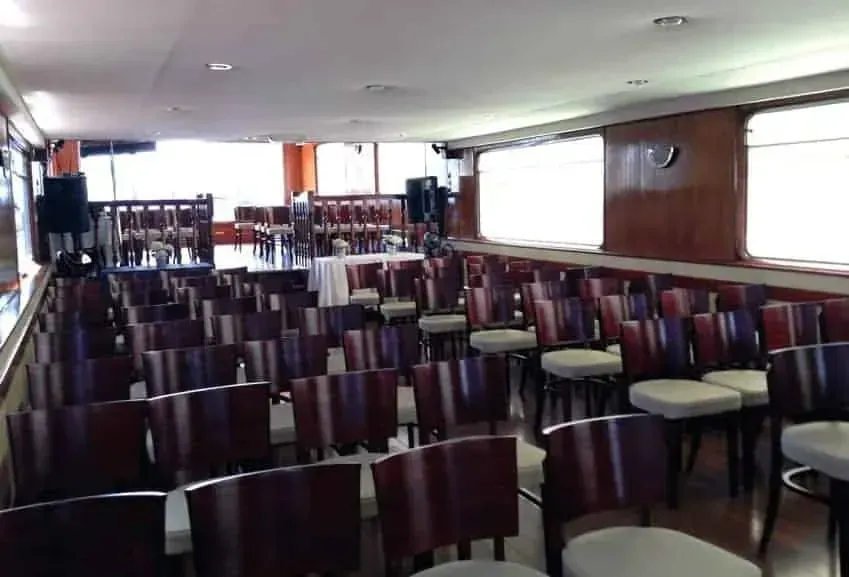 Vintage Barge, Quai du Point-du-Jour: reception and seminar venue in Boulogne-Billancourt (Hauts-de-Seine), Paris area